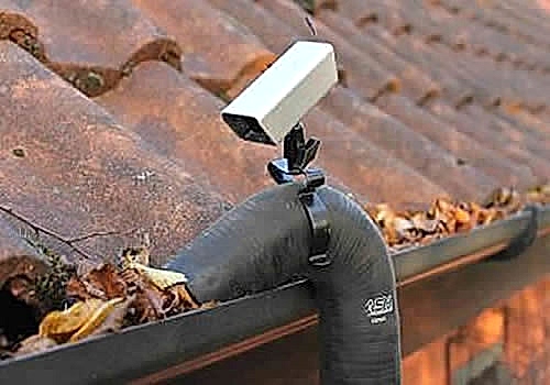 Gutters cleaning